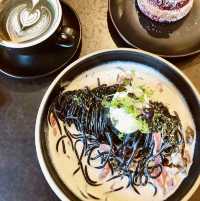 Black bixon cafe
