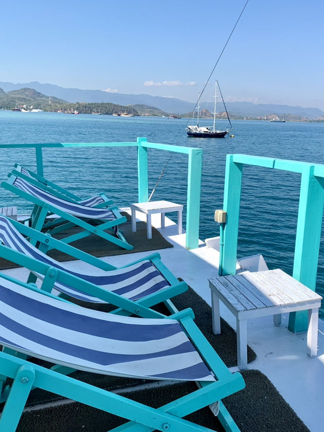 Island Hopping in Indonesia – Adventure & Views for Days! 🇮🇩🛥️