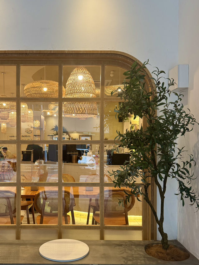 Boho Vibes & Big Menus — Ruang by Cookiez Bar