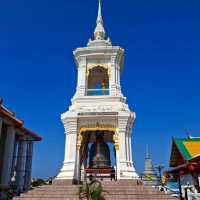 สักการะหลวงพ่อโต ซำปอกง ที่วัดกัลยาณ์
