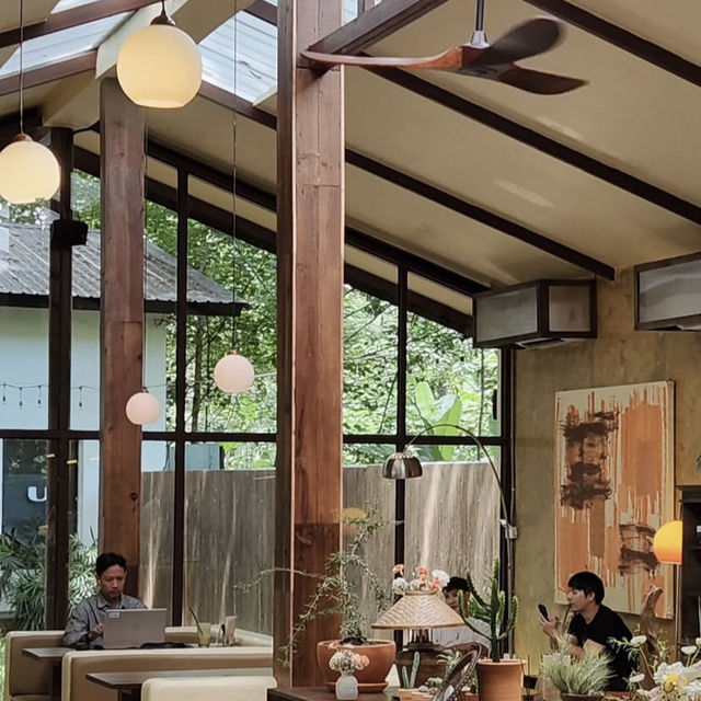 ทิวา & รษา Thai Kitchen and cafe