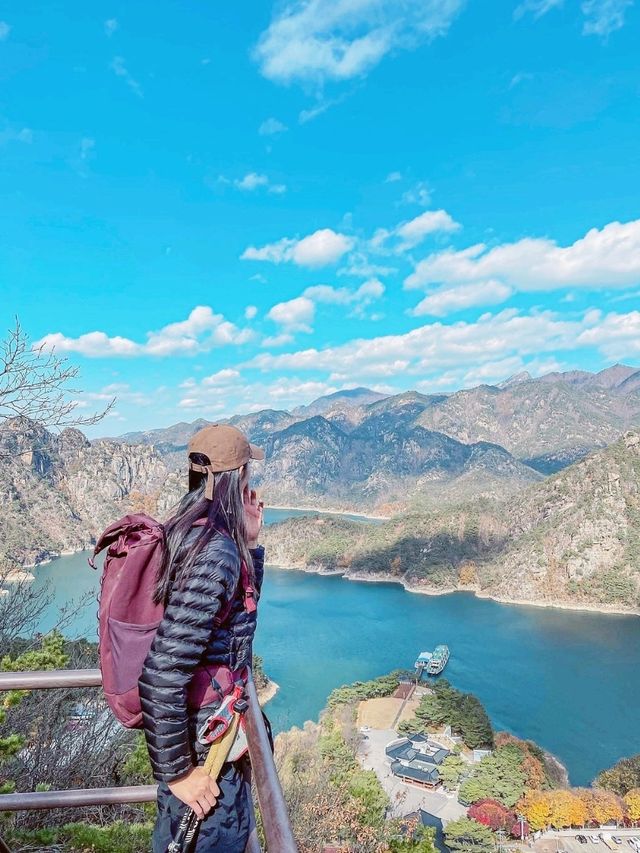 Woraksan Mountain Climbing