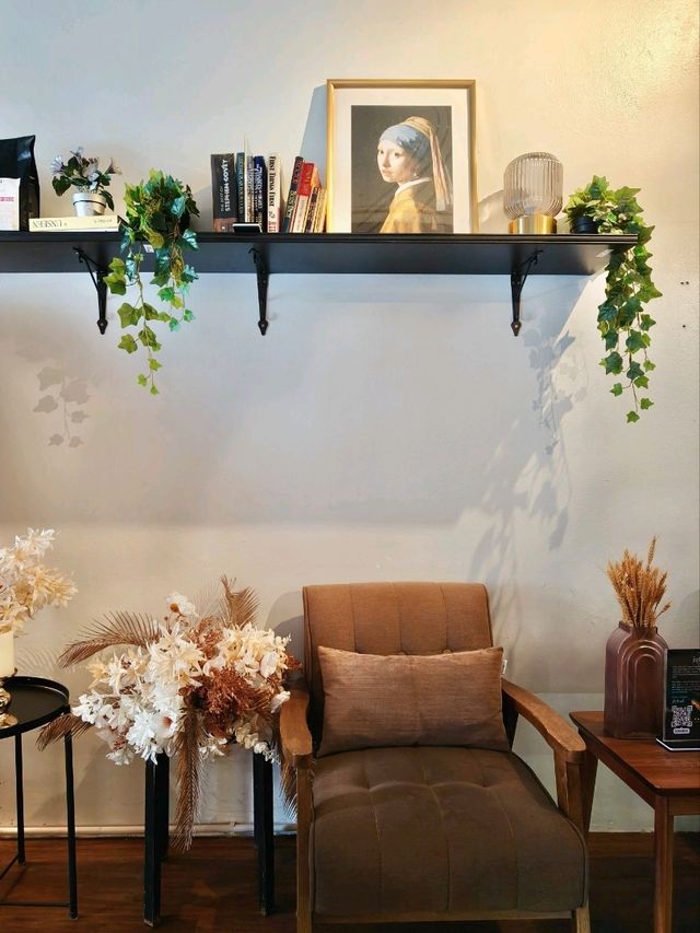 Cozy Vibes and Affordable Café Food in Desaru