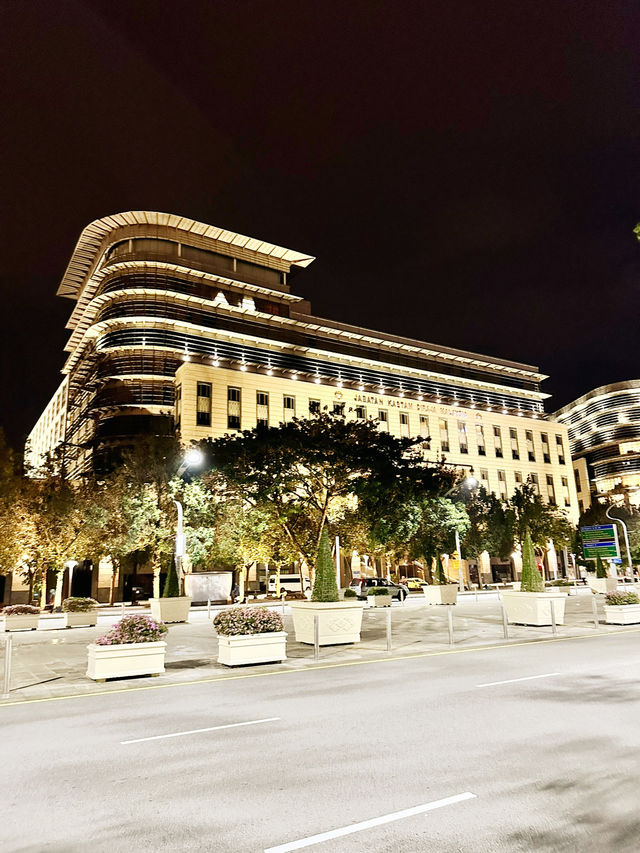 Illuminated Icons: Dataran Wawasan’s Nighttime Glow