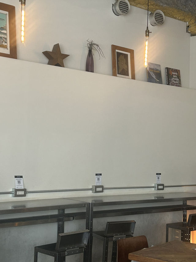 【東京・代々木公園】almond hostel & cafeのグリルドサンドイッチ