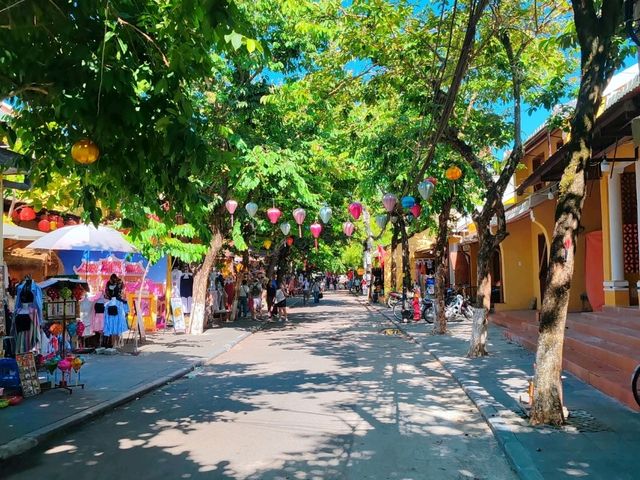 พาเดินเล่นเมืองเก่าฮอยอัน