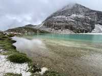 🏔️ Five-Colored Lake & Milk Lake — Sacred Beauty of Daocheng 