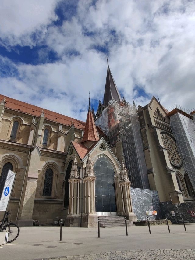 🕍 Lausanne Cathedral – A Gothic Masterpiece Overlooking Lake Geneva