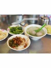 【台北ローカル飯の真骨頂】香滿園魯肉飯で白米が秒速で消えた話
