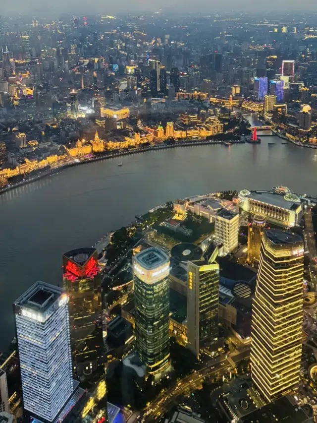 登上雲端，飽覽無與倫比的上海景致