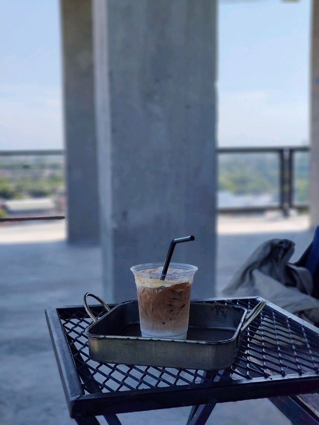 Chiang Mai ☕ Coffee Hopping – Café Gems in Nature