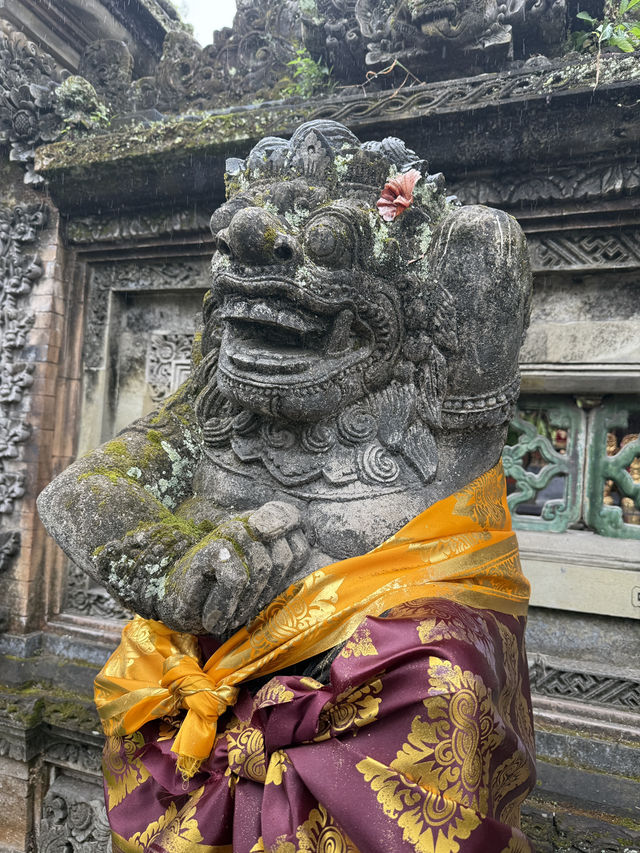 《峇里島烏布皇宮|石雕與華麗交織——王室居所化身藝術核心的文化殿堂》 《峇里島烏布皇宮|石雕與華麗交織——王室居所化身藝術核心的文化殿堂》