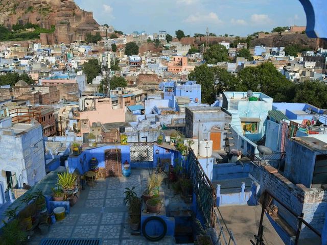 Wandering Through the Enchanting Blue City Wandering Through the Enchanting Blue City