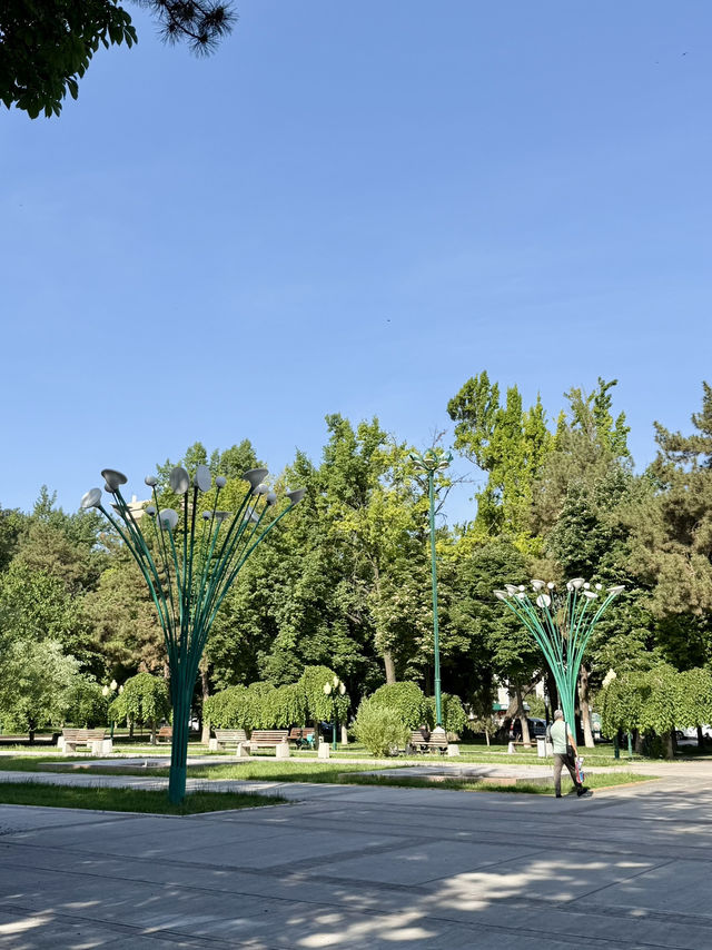 🚶‍♀️ A Weekend Walk Around Tashkent