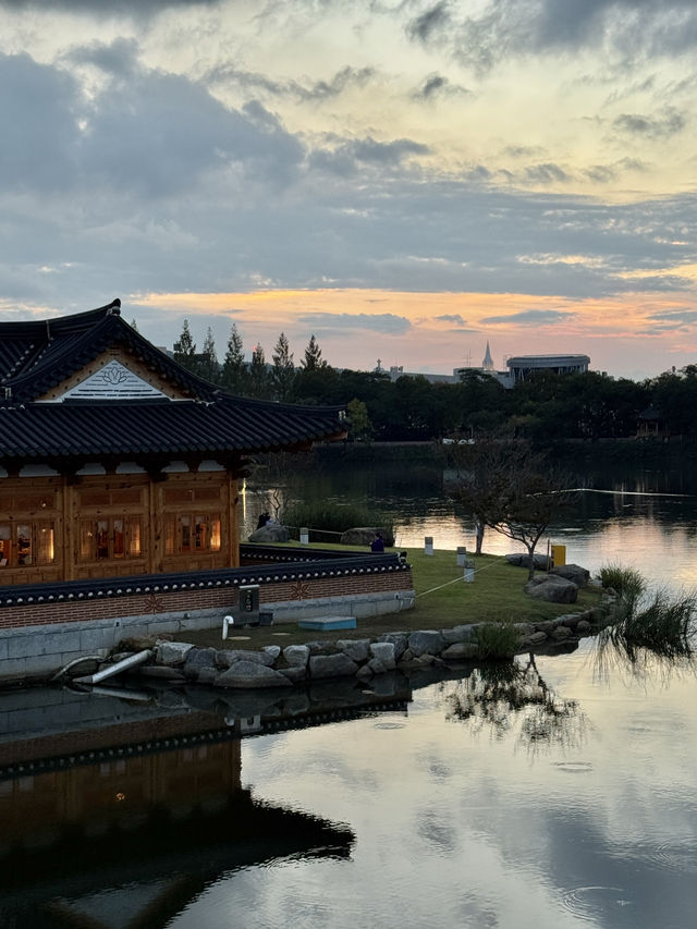 📚 덕진호 위 한옥에서의 여유, 전주 연화정도서관 🌿