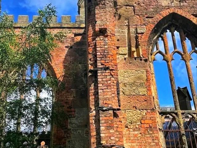 ⛪ St Luke’s Bombed Out Church – A Symbol of Resilience in the Heart of Liverpool ⛪ St Luke’s Bombed Out Church – A Symbol of Resilience in the Heart of Liverpool