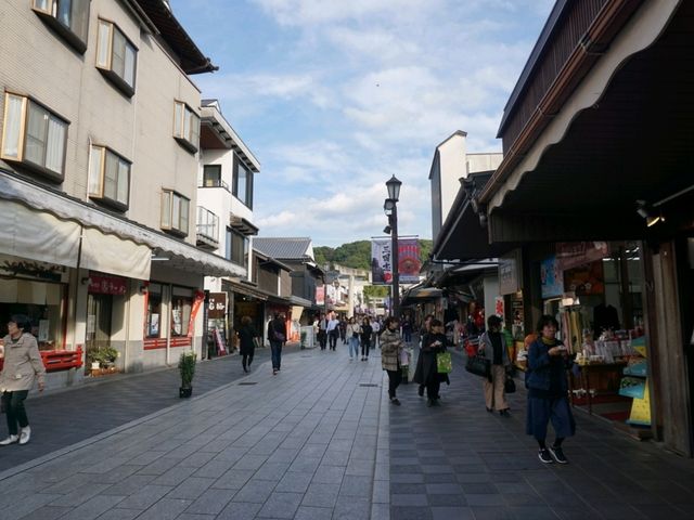 ไหว้พระ + ช้อปเพลิน ที่วัดโทโชจิ ฟุกุโอกะ 🌸 ไหว้พระ + ช้อปเพลิน ที่วัดโทโชจิ ฟุกุโอกะ 🌸