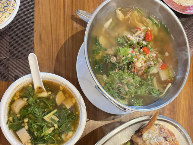 ร้านอาหารภูพันธ์ ใกล้สนามบินเชียงราย 🍽️