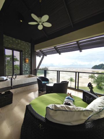 居家度假模式：在 Rasa Ria 開啟！ 💫