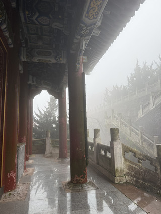 天門山上最神奇的隱藏景點?我們發現了雲端中的天門寺