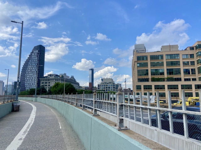 漫步紐約布魯克林大橋🌉✨感受建築魅力與城景之美✨
