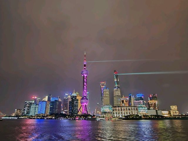 Skip the Bund crowds — cruise into the skyline instead 🌇➡️🌃”
