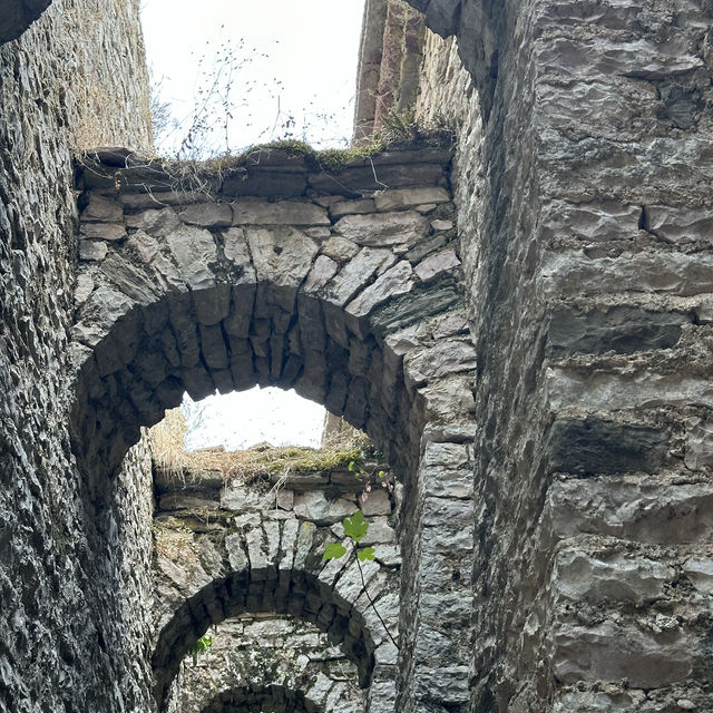 🏰 Gjirokastër: Albania’s Stone City 🌊