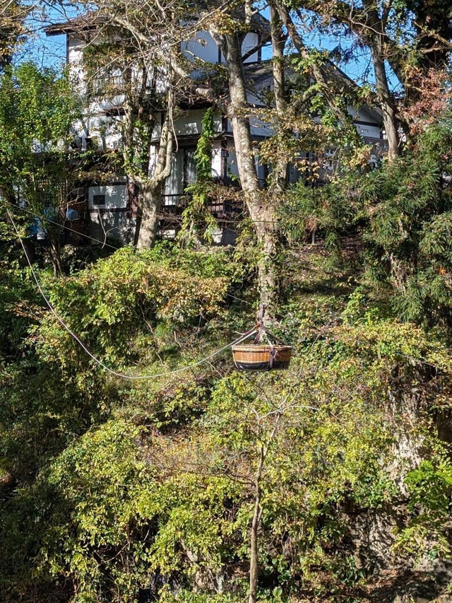Enjoy the cliffs and the scenery of the four seasons
