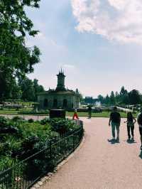 Escape into Kensington Gardens: Where Royal Charm Meets Everyday Magic