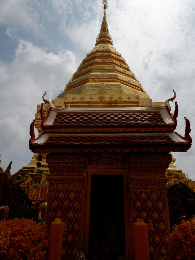🛕 วัดพระธาตุดอยสุเทพราชวรวิหาร