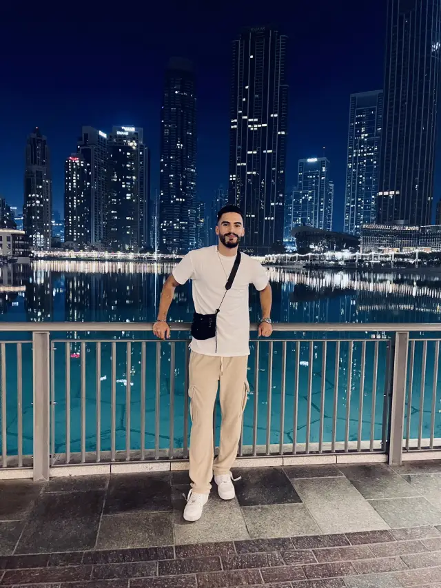 杜拜夢想:從哈利法塔到閃耀的沙漠之夜