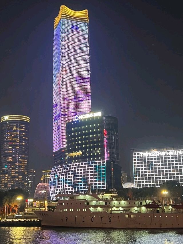 The Bund’s Glow🌃 The Bund’s Glow🌃