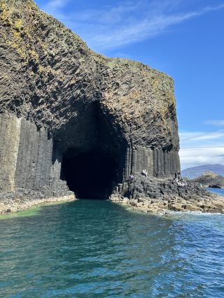 スタファ島を訪れますか？行く前に知っておくべきこと。