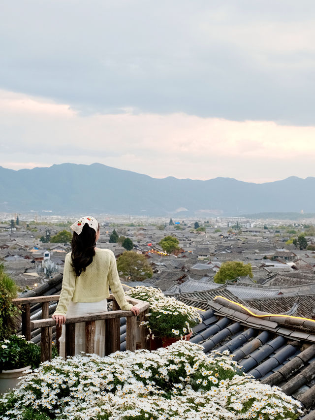 俯瞰麗江古城的絕美客棧！！一定要來