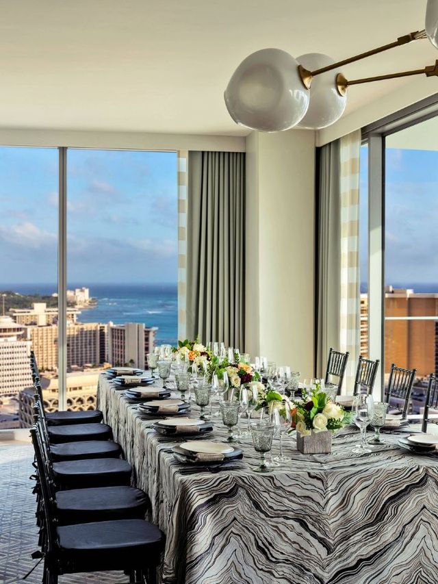 🌺 Honolulu's Top Hotel Havens: Luxe Stays & Views 🌴