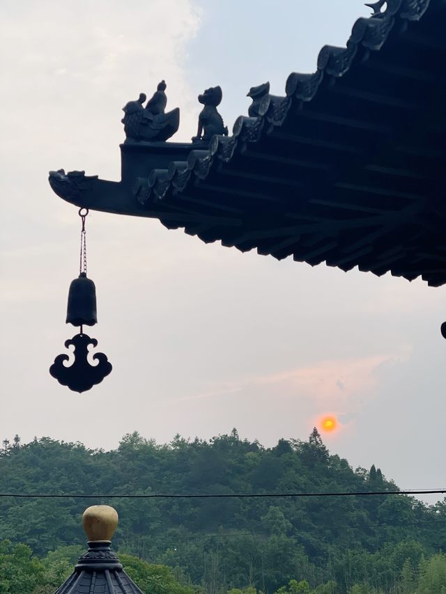 初夏徒步，登頂富陽第一高峰杏梅尖