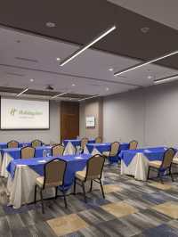 🌟 Quito's Comfy Stay: Holiday Inn Airport Highlights ✈️🛏️