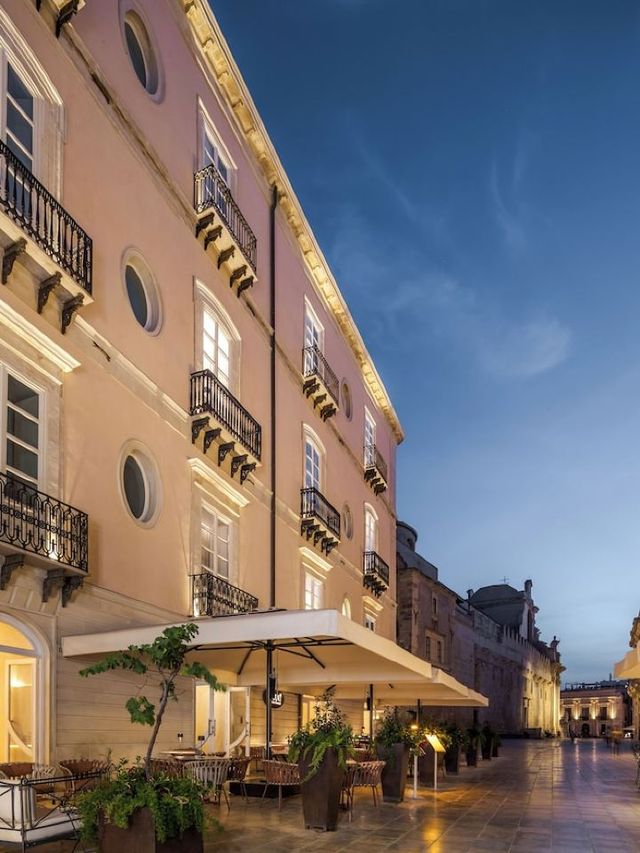 🌟 Sicily Sojourns: Top Hotel Picks! 🏨✈️