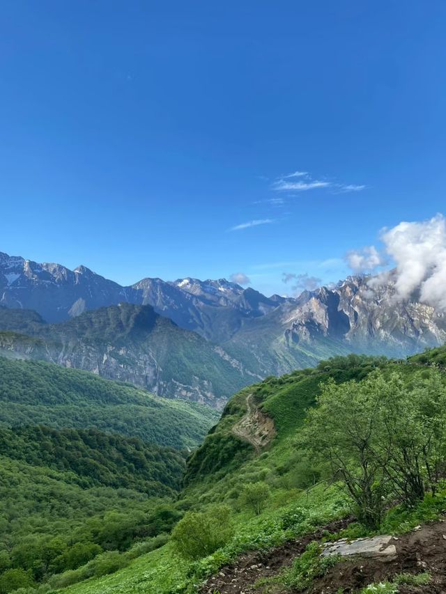 不用遠赴阿勒泰,就來九頂山吧。
