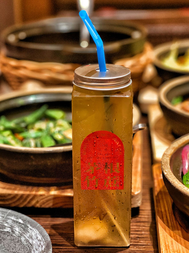 青島萬象城！新開的！煲仔菜 好好吃啊！。