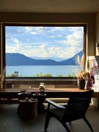 瀘沽湖｜入住電影中的小木屋。