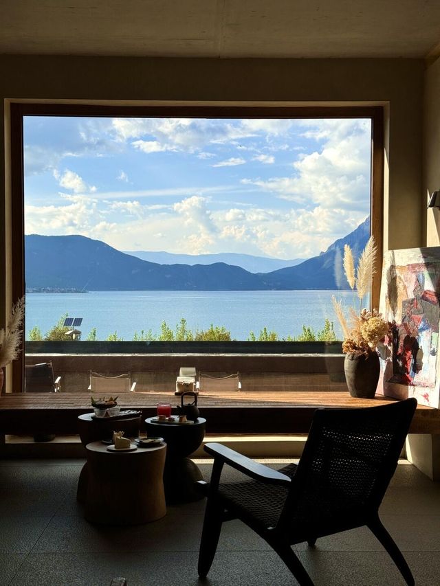 瀘沽湖｜入住電影中的小木屋。