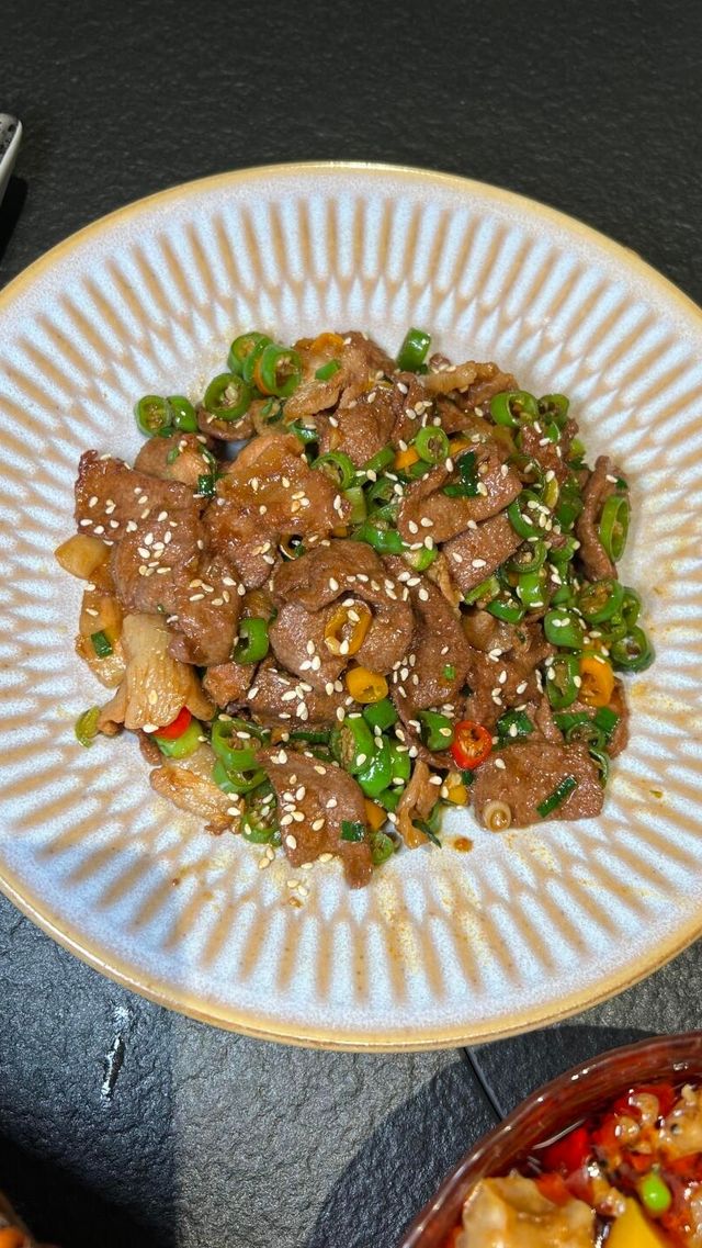 發現魔都美食寶藏餐廳，手把手帶你品嚐。