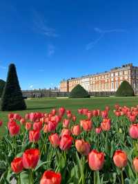 Discover the Enchanting Hampton Court Palace in London
