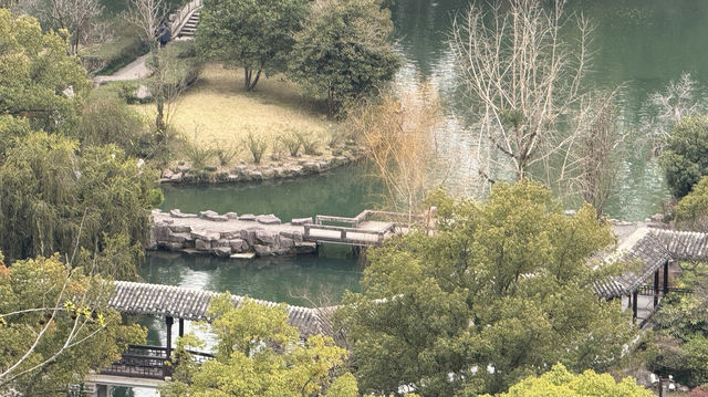 古城牆上觀東湖