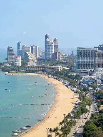 芭堤雅海灘中心C位嘅希爾頓酒店～呢個景觀真係無敵！