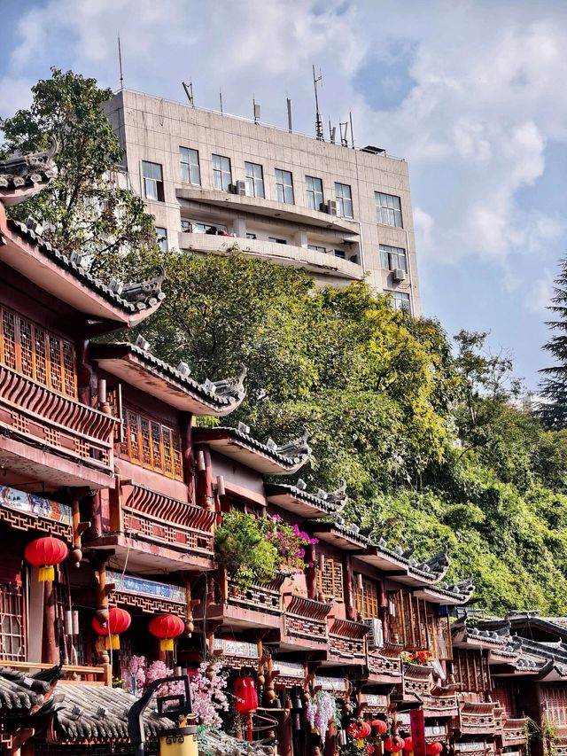 黔南布依族苗族自治州首府——都匀，點樣玩先過癮