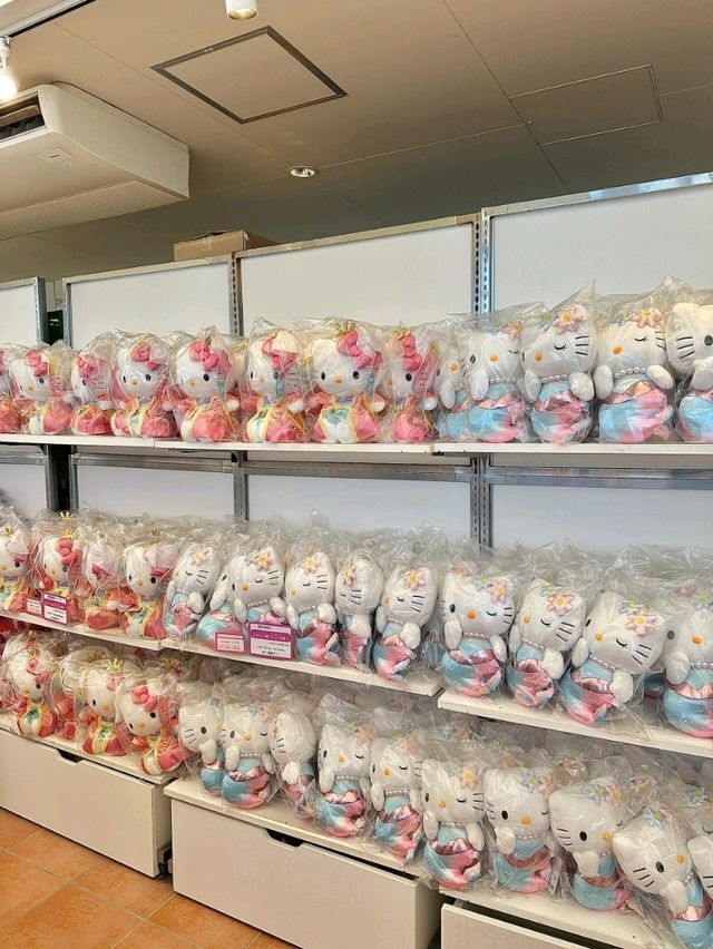大阪這間 Hello Kitty 專賣店，簡直是粉紅控天堂💖