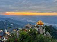 奔赴山海，探秘老君山的浪漫與詩意