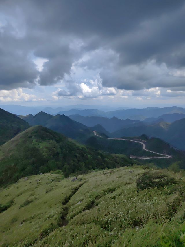 重慶周邊最狂野觀景台！3小時飆到山頂追日落